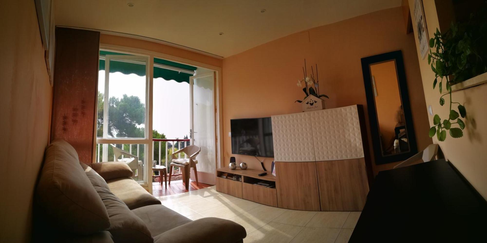 White Stones In Apartment Sant Pol De Mar